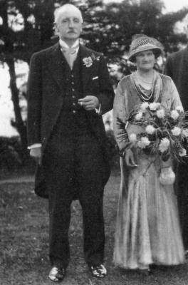 Frank Thomas Wright and wife Frank Thomas and Mary Wright